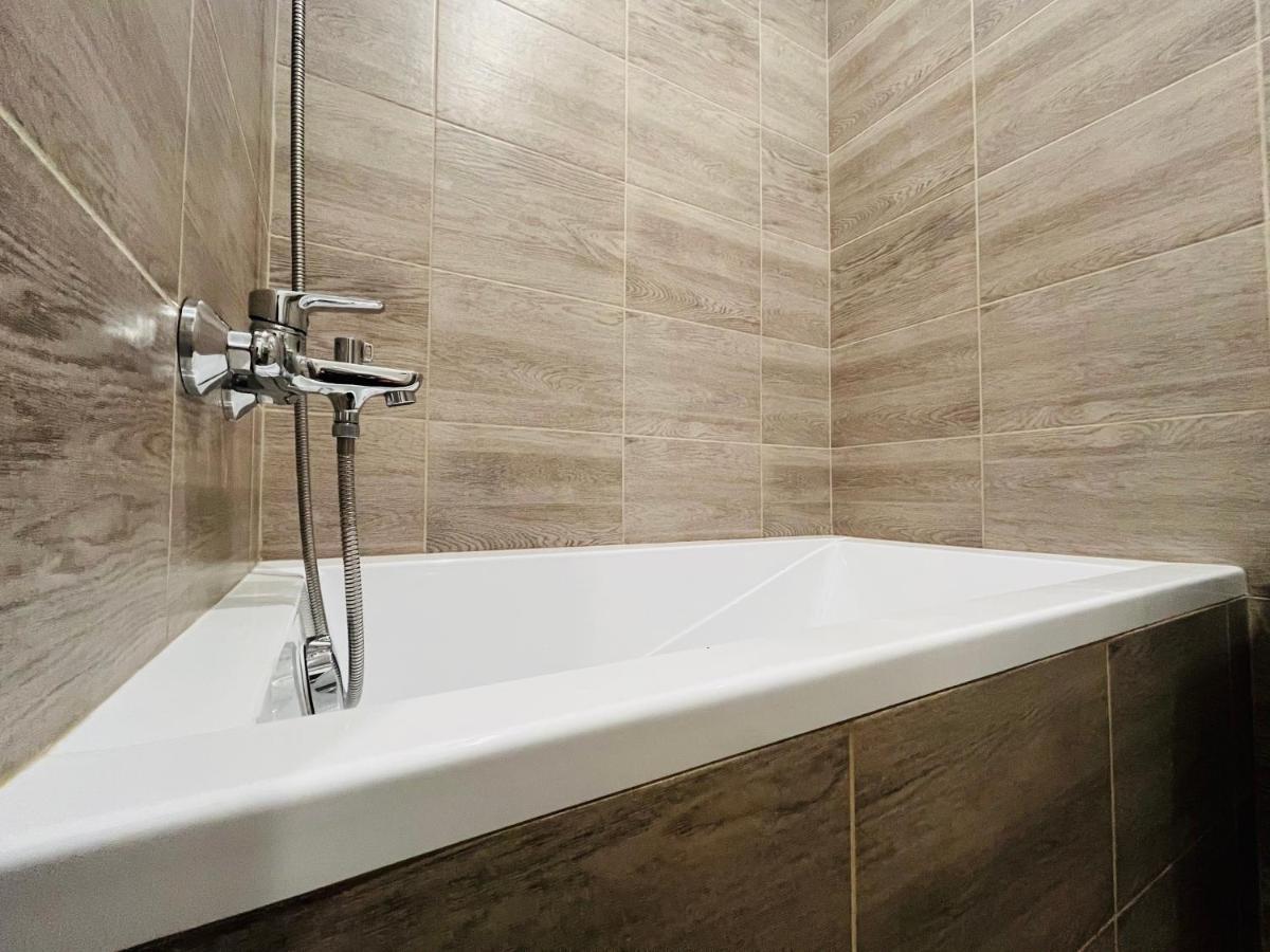 Apartma Luxura Дечин Екстериор снимка