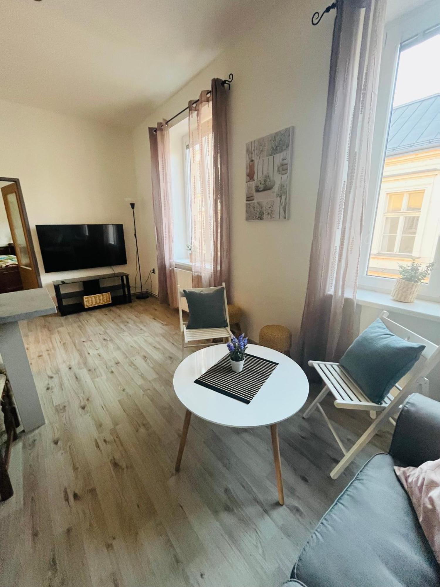 Apartma Luxura Дечин Екстериор снимка