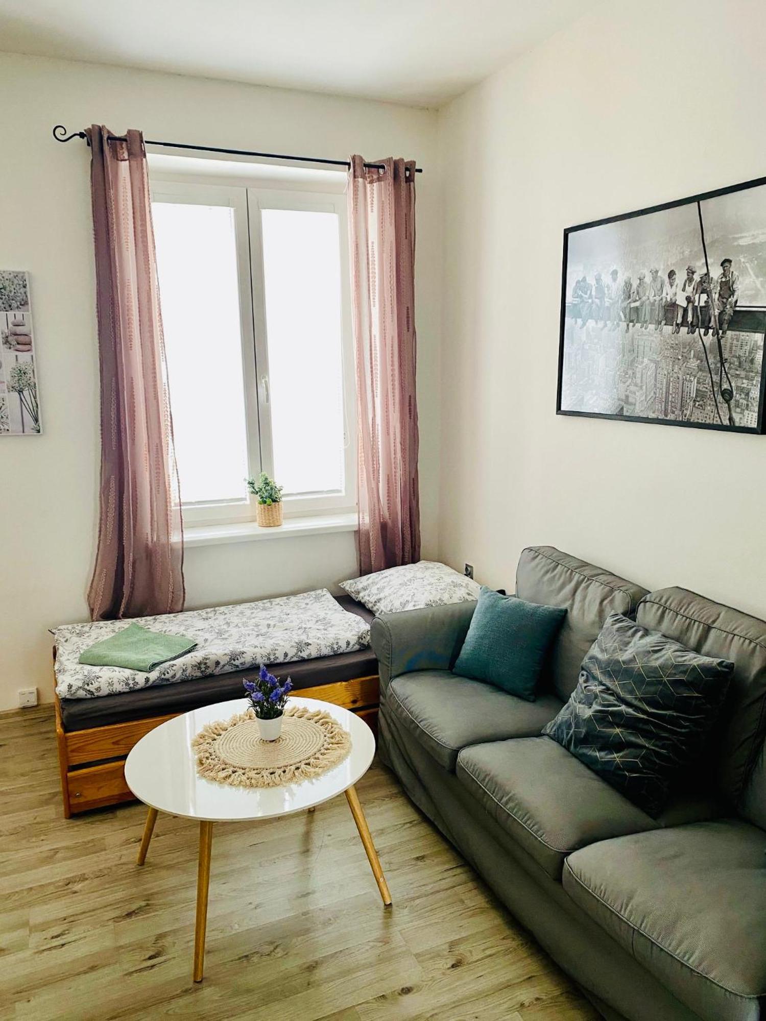 Apartma Luxura Дечин Екстериор снимка