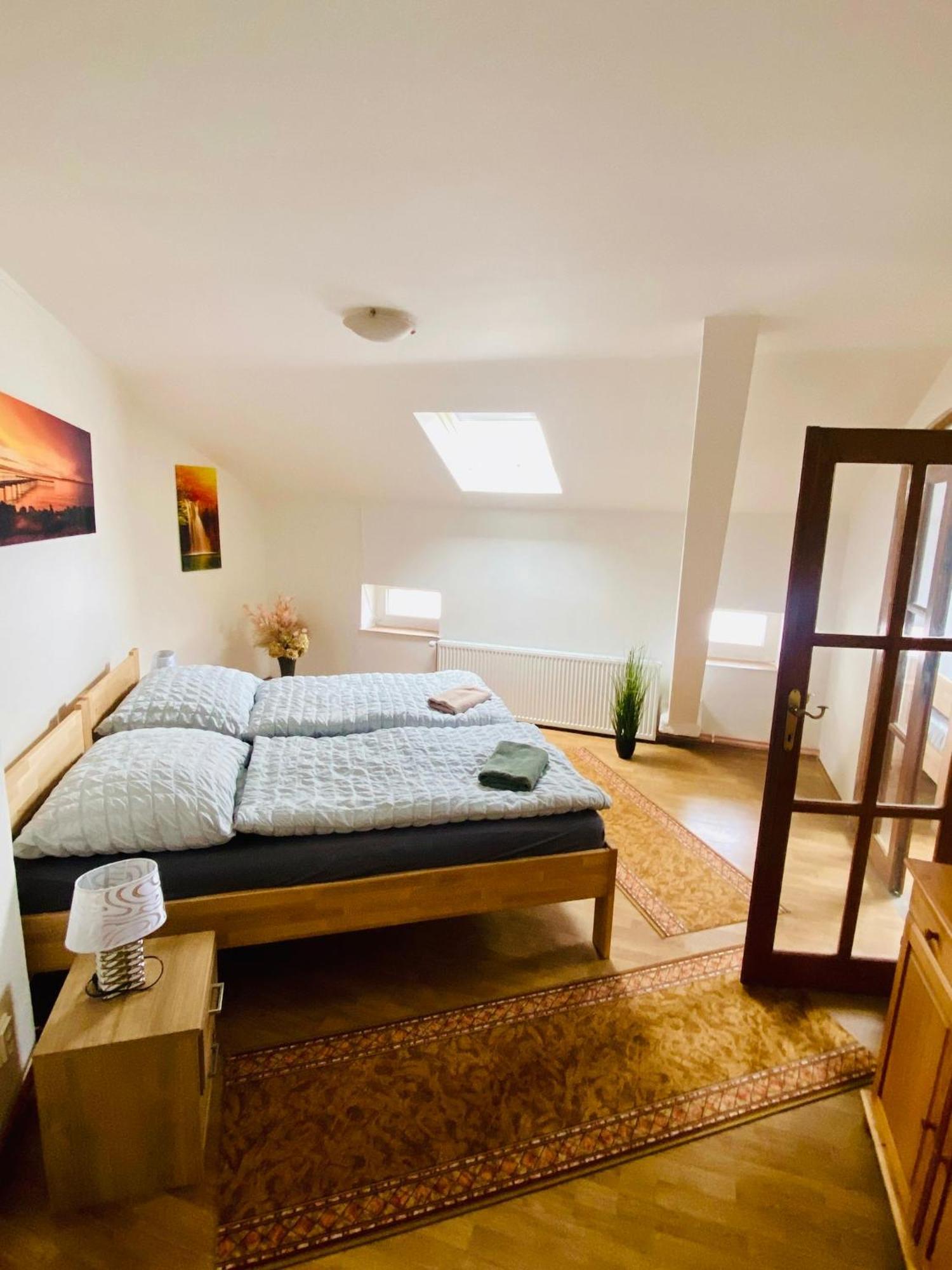 Apartma Luxura Дечин Екстериор снимка