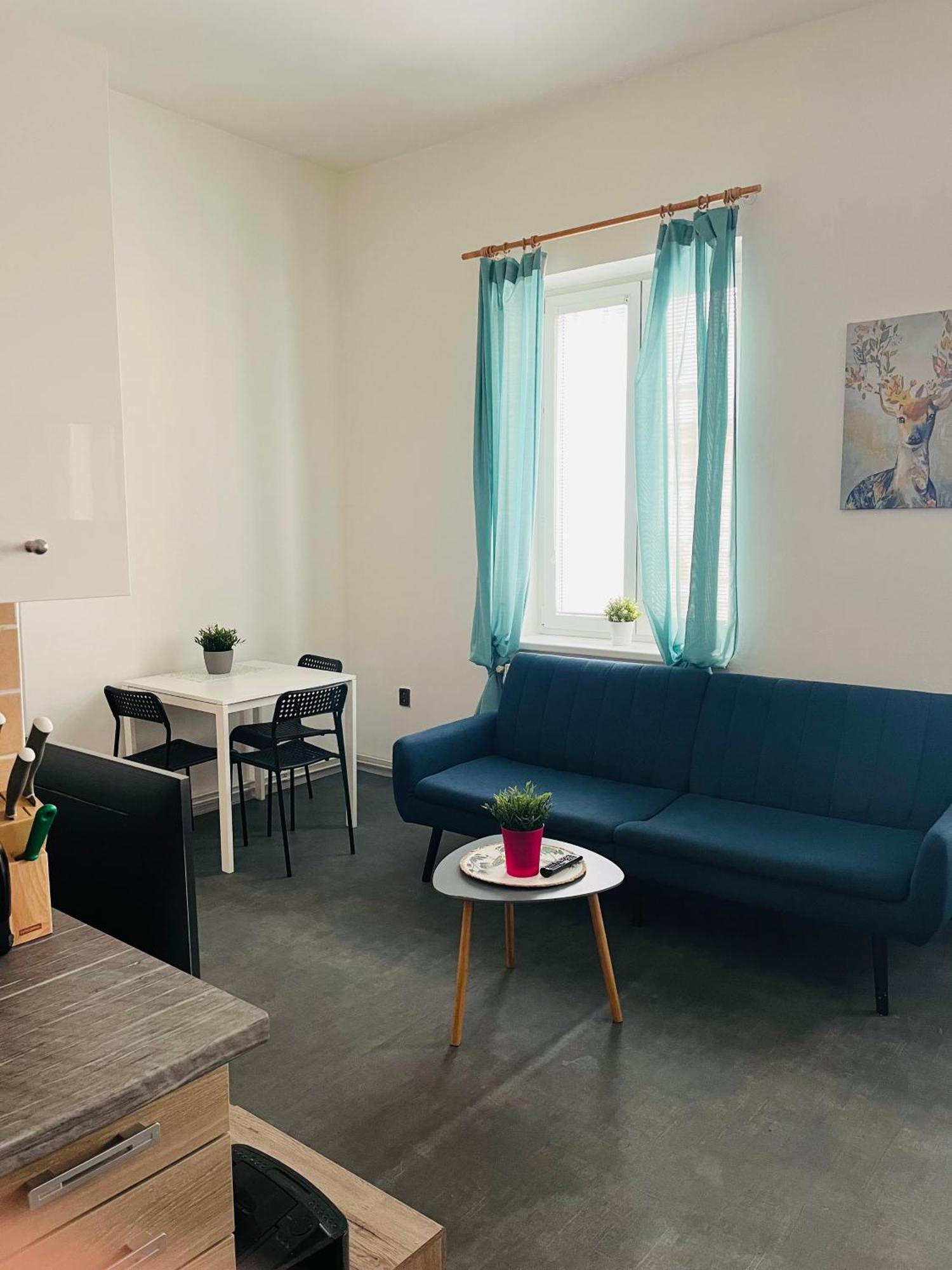 Apartma Luxura Дечин Екстериор снимка