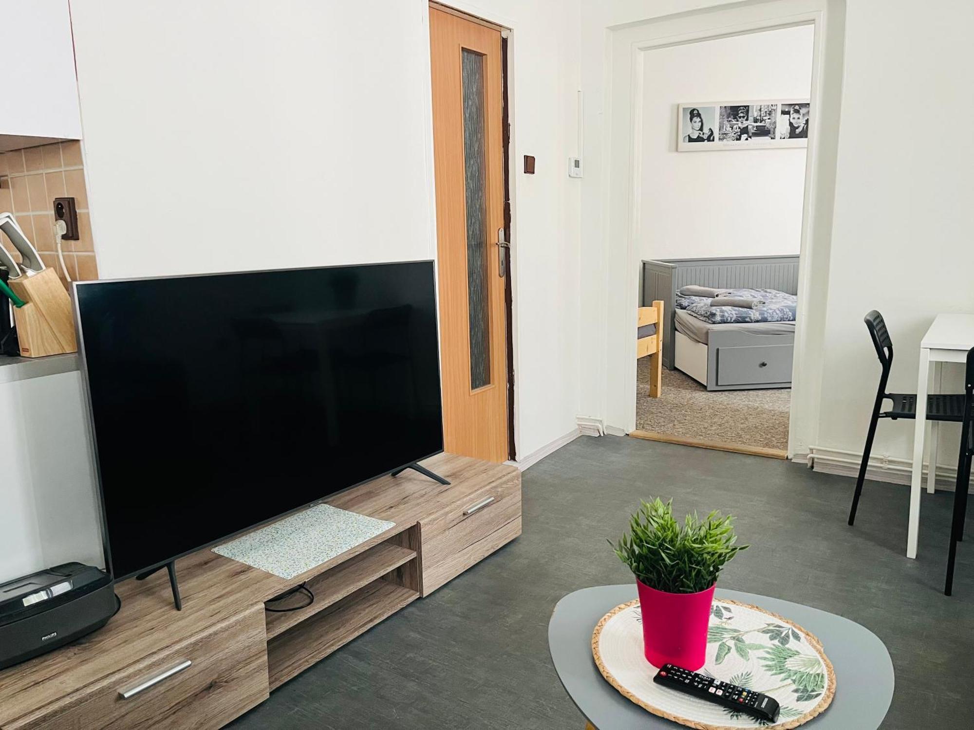 Apartma Luxura Дечин Екстериор снимка
